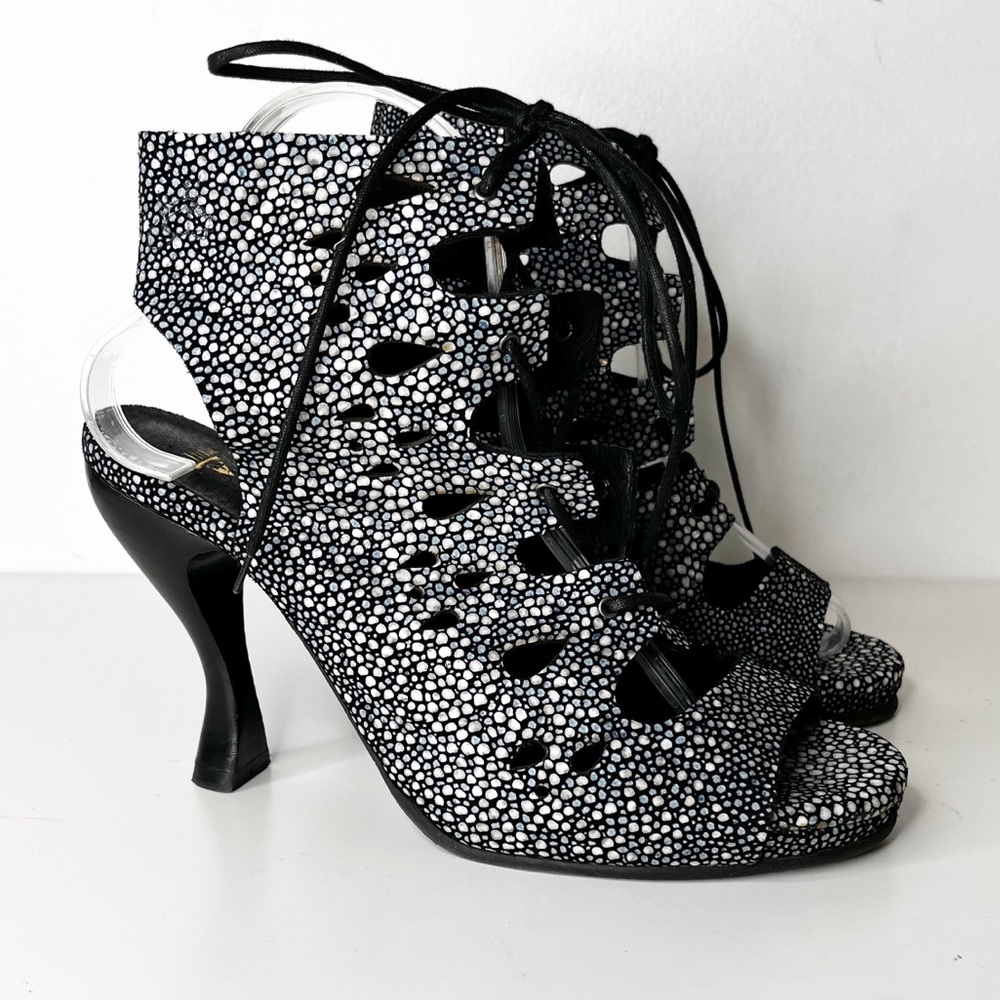 New John Fluevog Attentions Gwen Black Devilfish size 10
